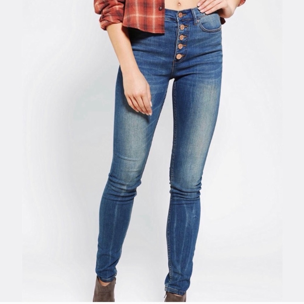 COPY - 🖤BDG High Rise Twig Button Up Jeans🖤